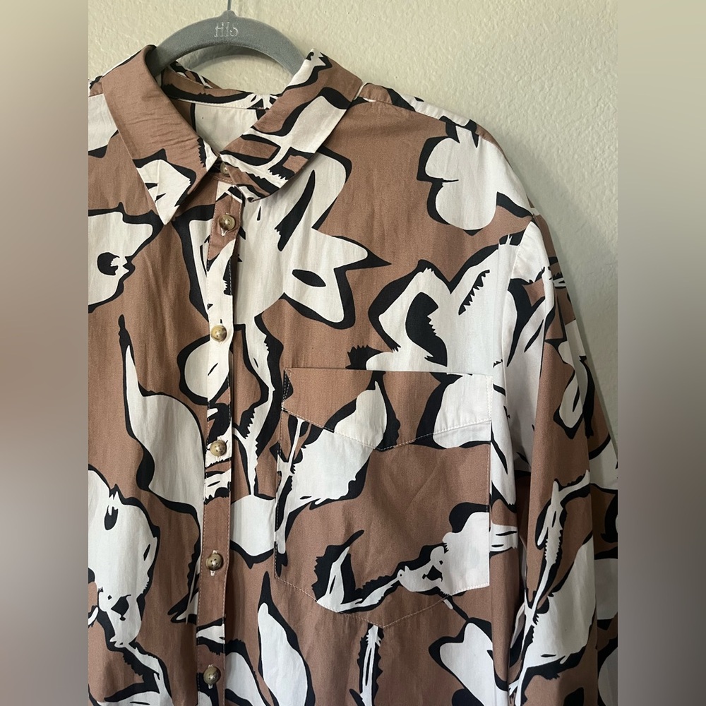 Floral Button-Down Midi Dress in Taupe and White. Maeve by Anthropologie - Picture 5 of 16